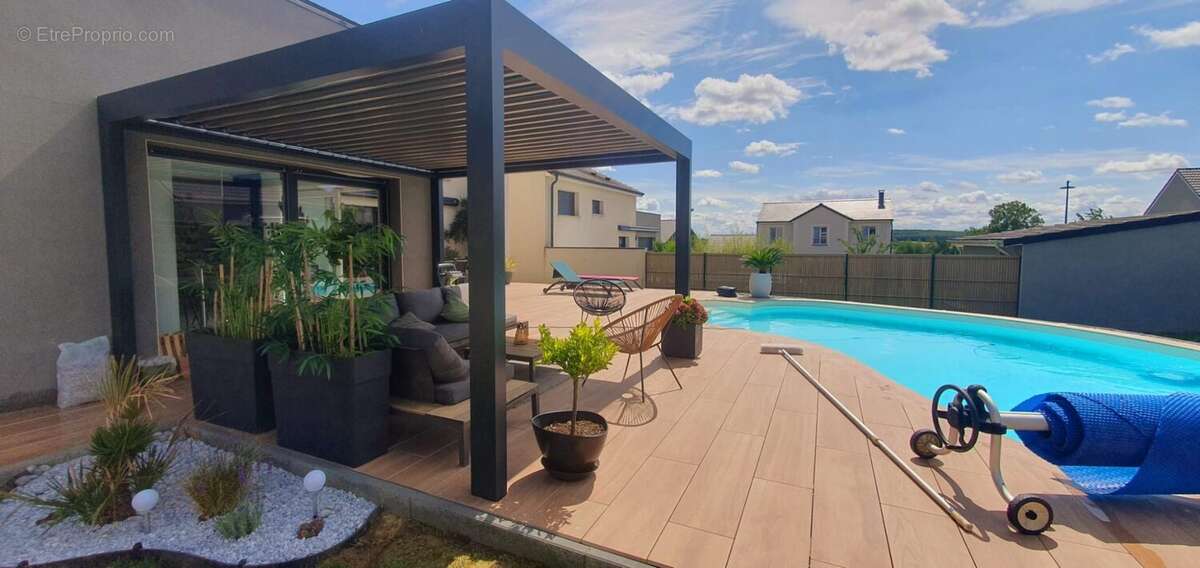 Maison à COURCELLES-SUR-NIED