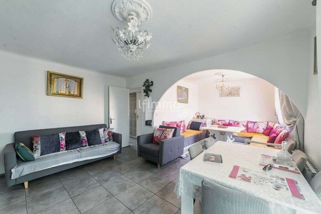 Appartement à MARSEILLE-9E