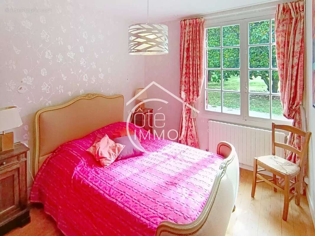 PRIGONRIEUX : Charmante propriété de 348m²  avec piscine - photo 12