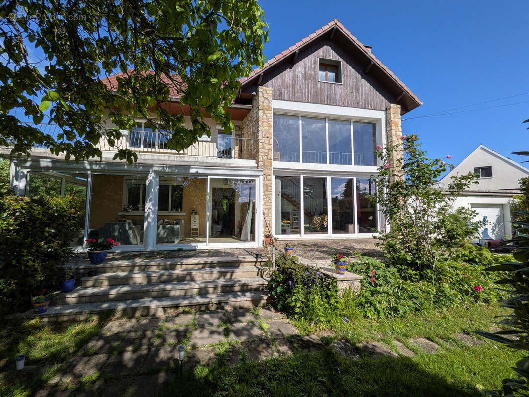 Maison à GENLIS