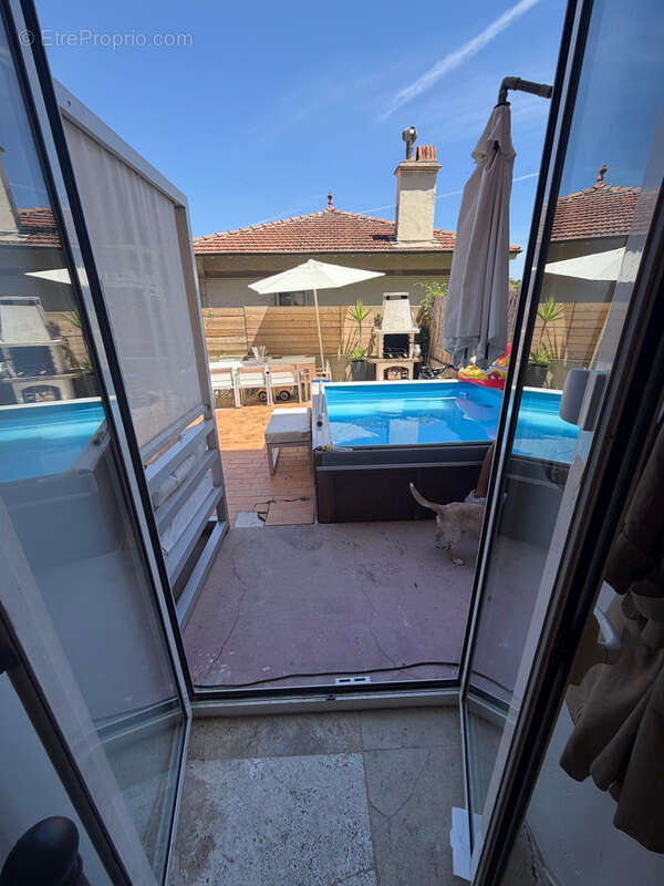 NICE   T1 bis en rez-de-jardin avec terrasse exceptionnelle, piscine et barbecue - photo 8
