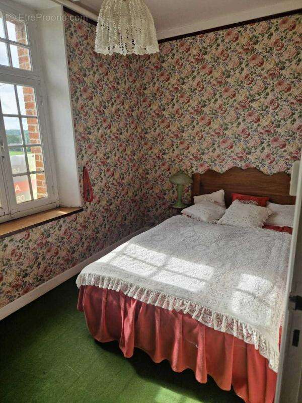 Maison à NEUVILLE-LEZ-BEAULIEU