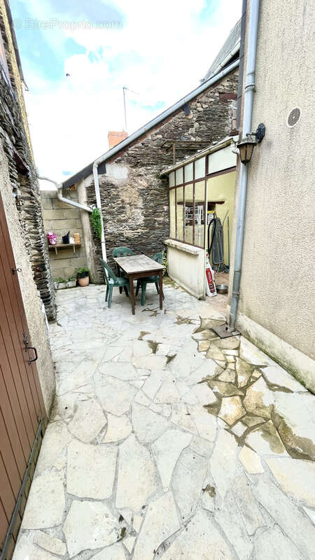 Maison à SAINT-CLEMENT-DE-LA-PLACE