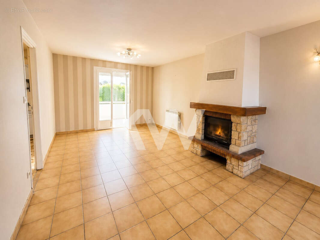 Maison 89 m² à Checy  - photo 2