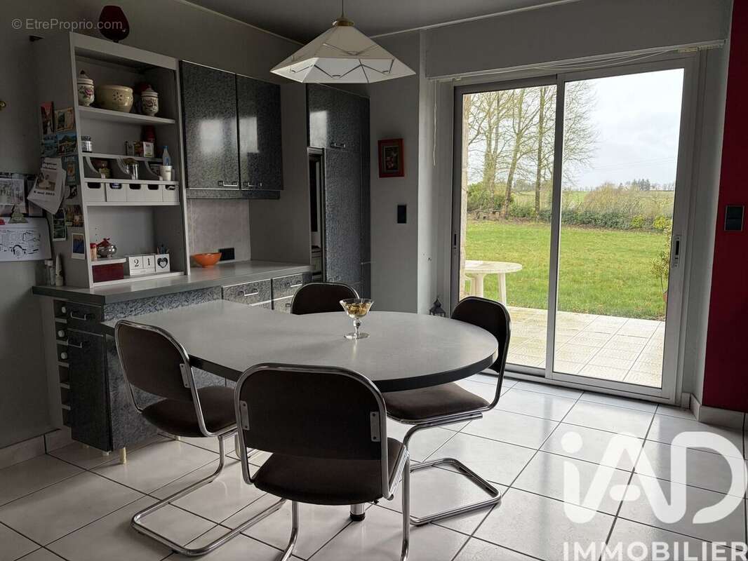 Maison 201 m² à Saint-Thuriau  - photo 8