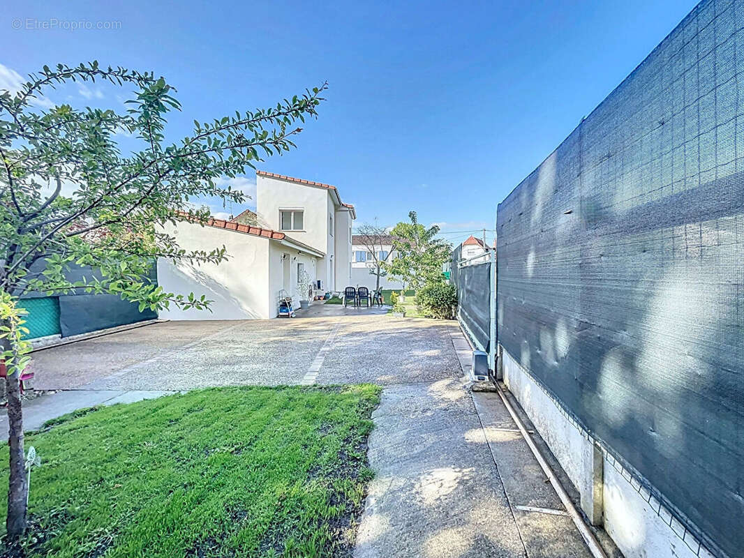 Maison à SAINT-MICHEL-SUR-ORGE