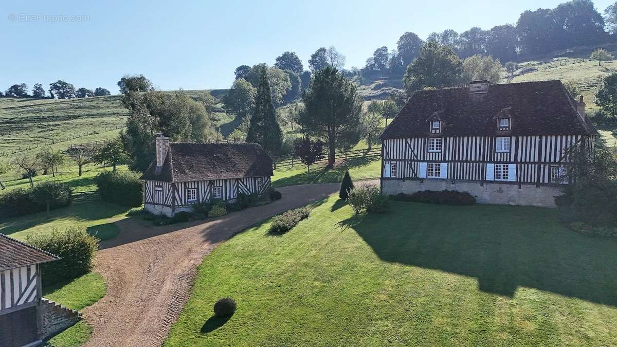 Maison à SAINT-PIERRE-SUR-DIVES