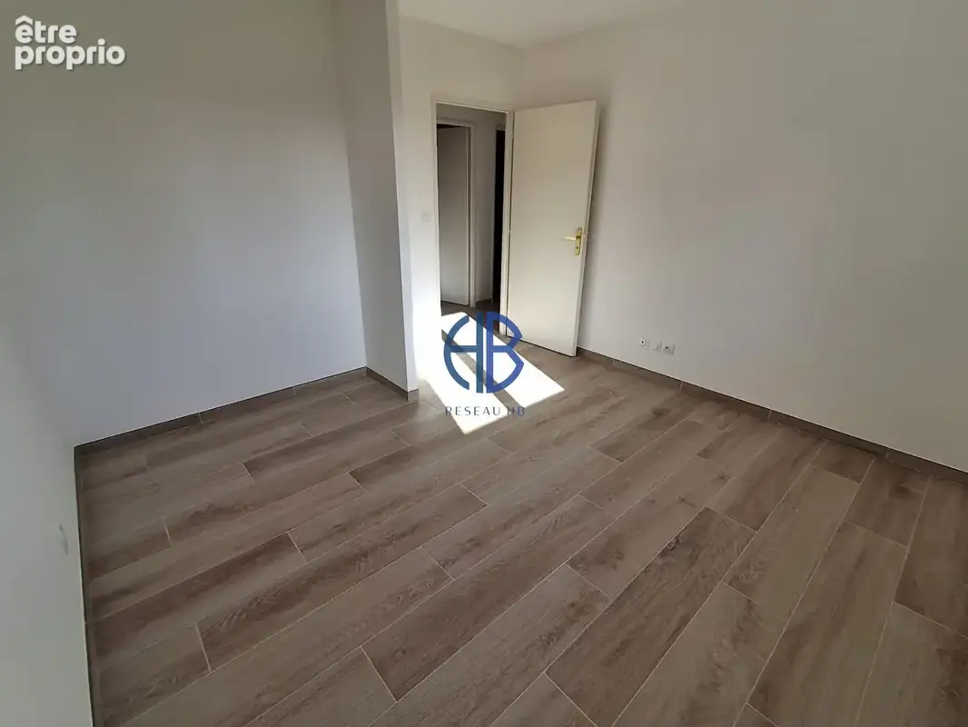 Villa 4 chambres plain pied  132 m² - photo 9