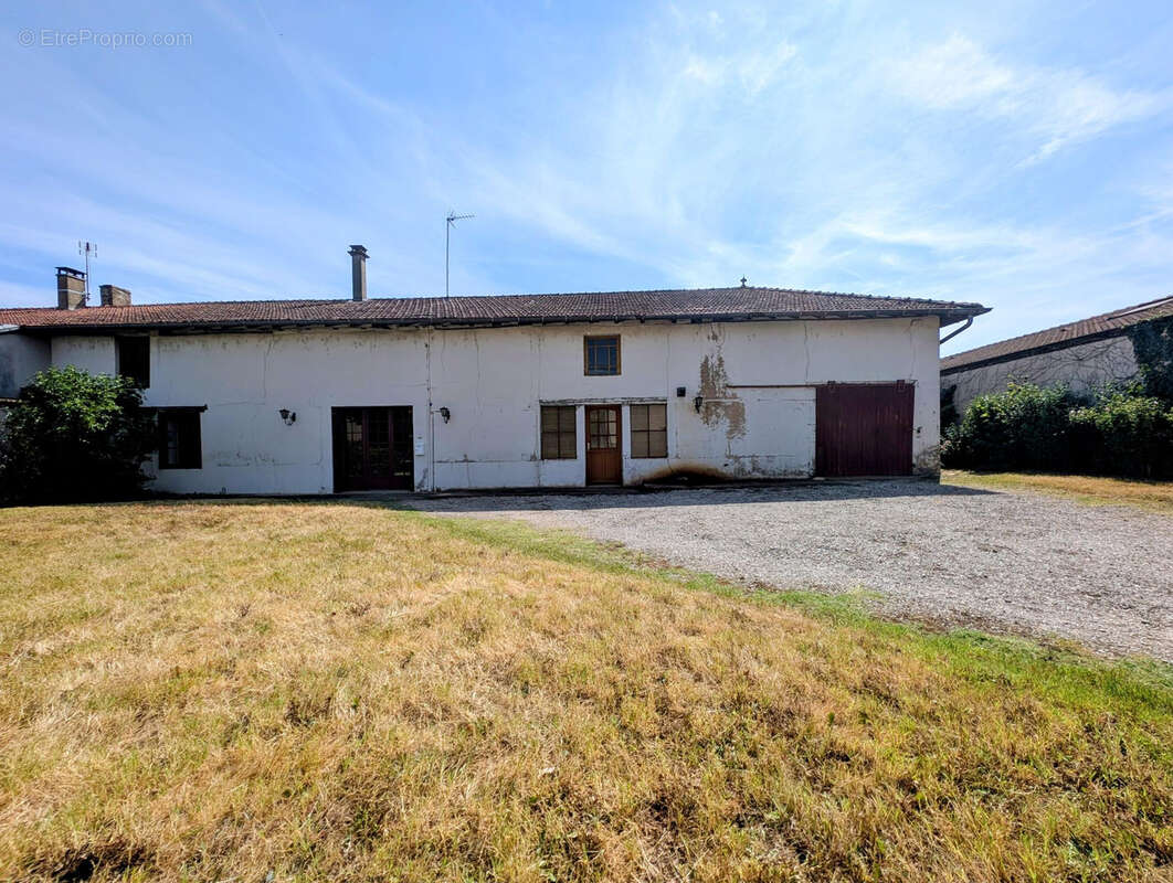 Maison de village à rénover avec grand terrain - photo 3