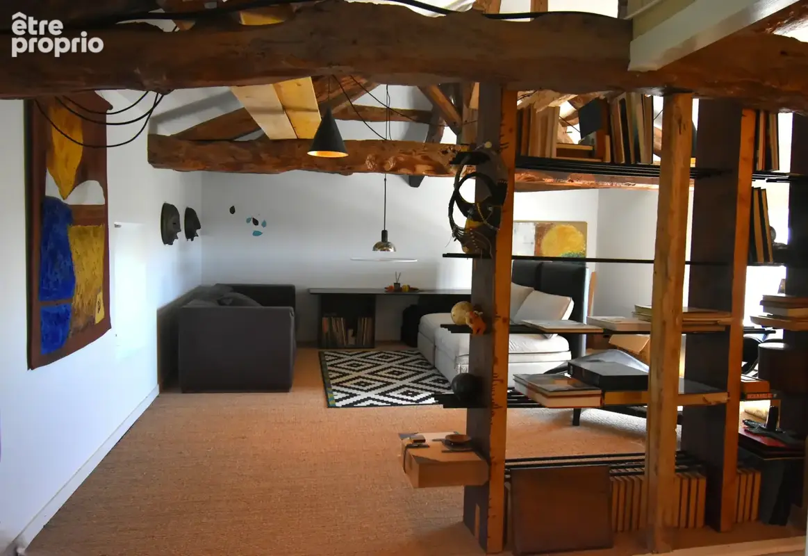 Maison de maître atypique avec maison secondaire, piscine et jardin. - photo 12