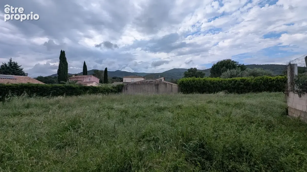 Terrain 816 m² à Gonfaron  - photo 3