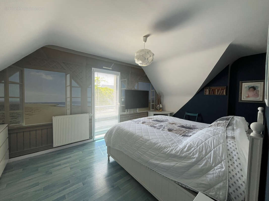 A vendre à PORNICHET maison familiale avec piscine au calme dans un environnement agréable à 2,5 kms de la plage - photo 7
