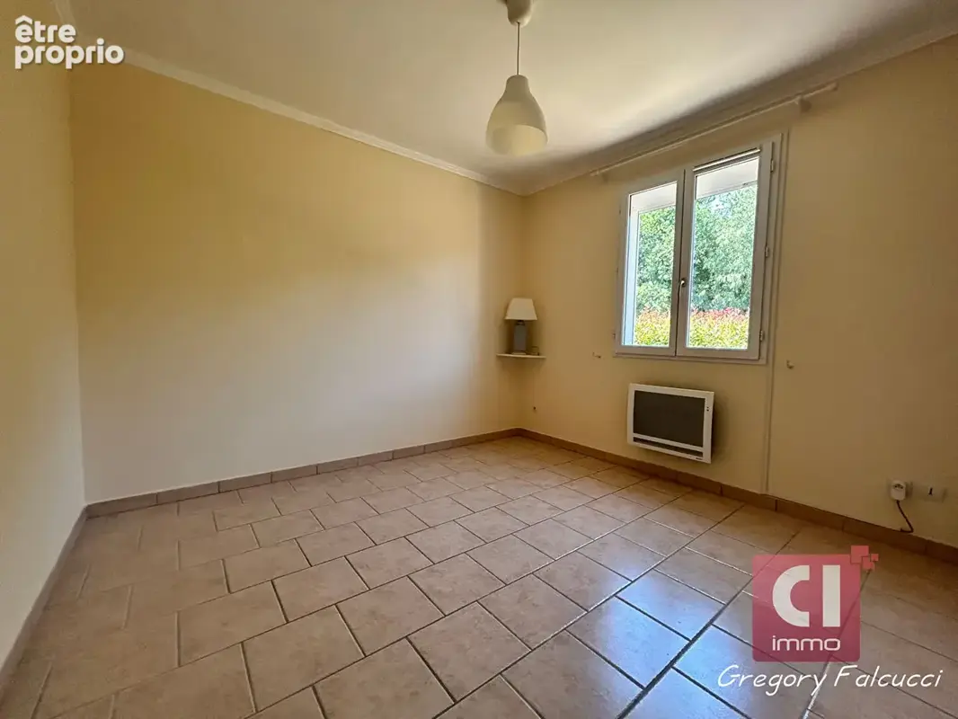 Maison  de plain pied Flassans Sur Issole 5 pièce(s) 103 m2 - photo 8