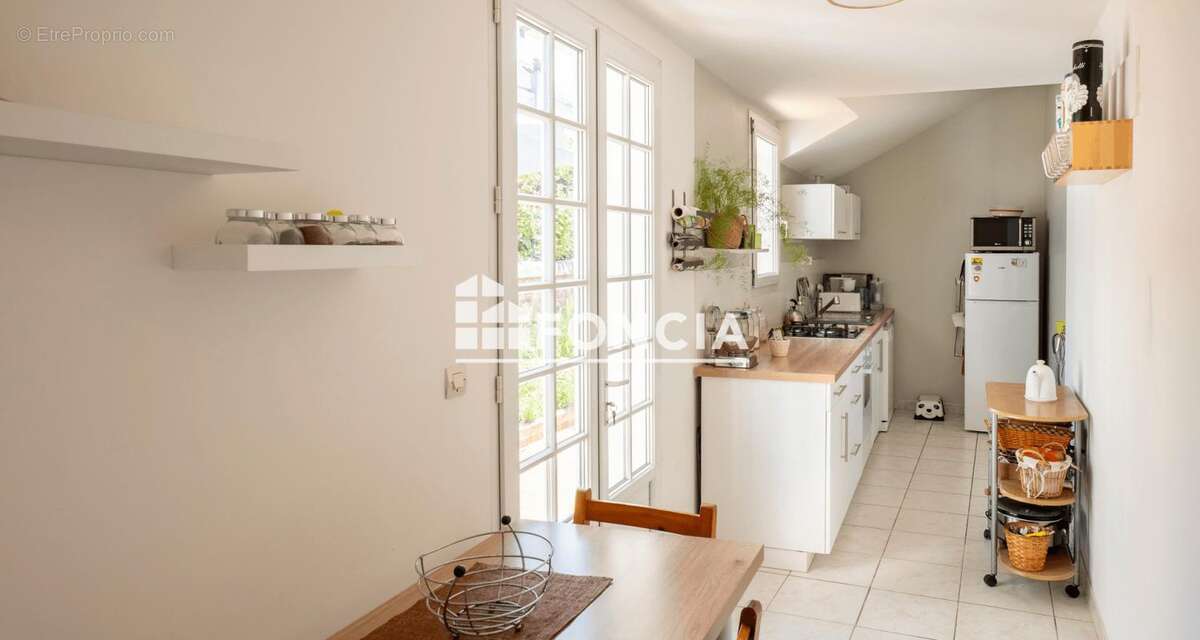 Mancelle avec jardin , garage en location - photo 3