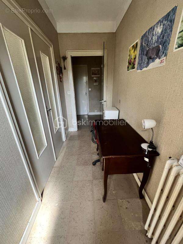 Rare sur le marché : Pavillon de plain-pied sur sous-sol complet avec balcon et vue imprenable sur la Loire - photo 3