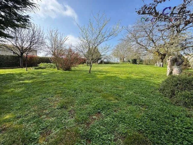 Maison à COULONGES-SUR-L&#039;AUTIZE