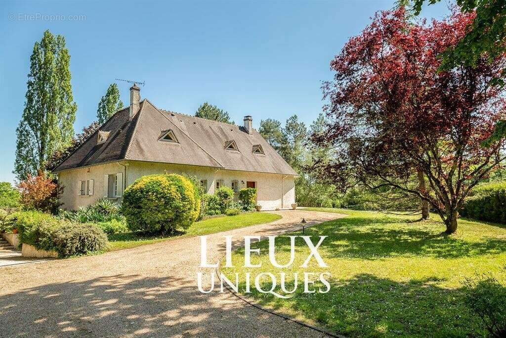 Lieux uniques ® x propriétés privées propose propriete de 1980 / 4000 m² de terrain clos - grouets - photo 3