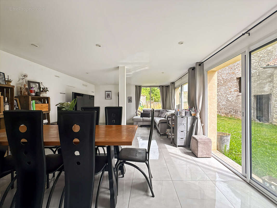 Maison à LA FALAISE