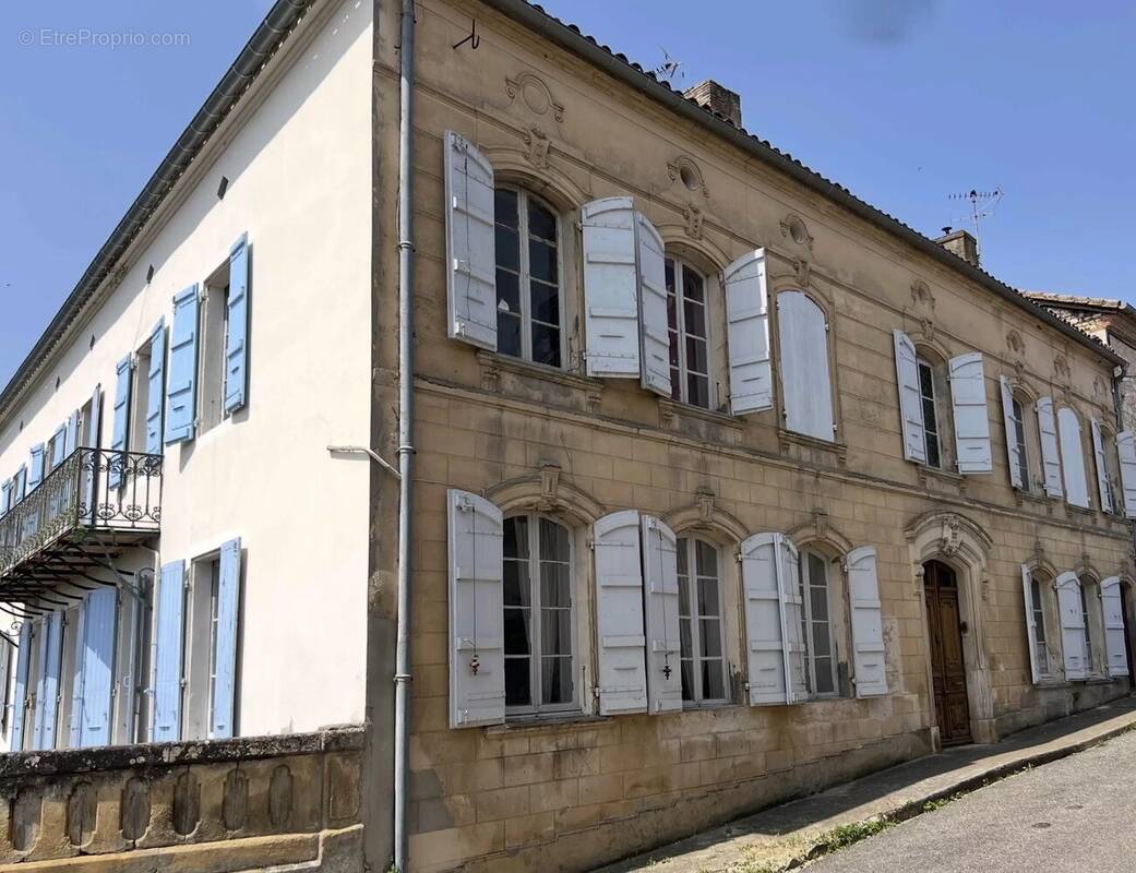 Maison à SAINT-CLAR