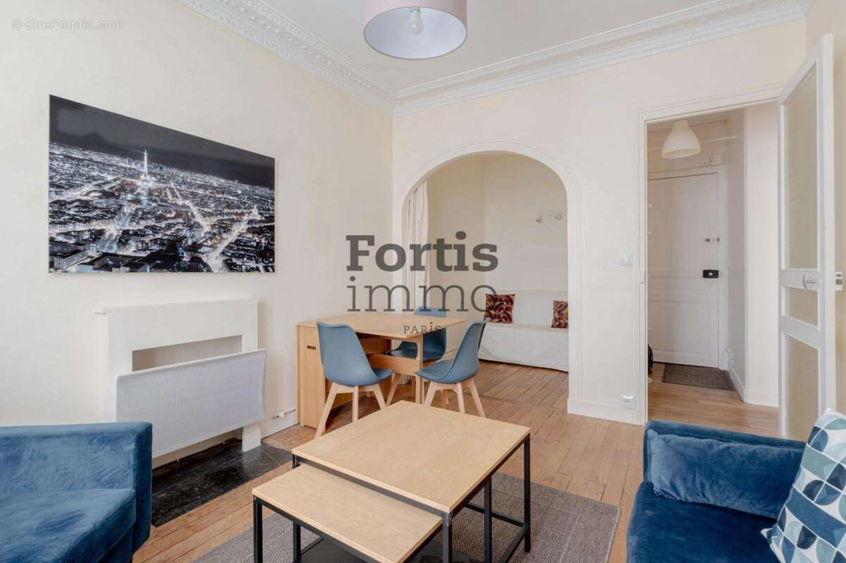 Appartement à PARIS-15E
