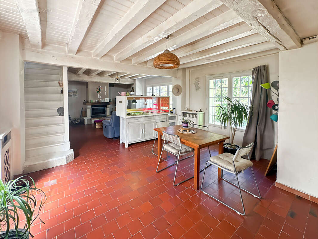 Maison à FLEURY-SUR-ANDELLE
