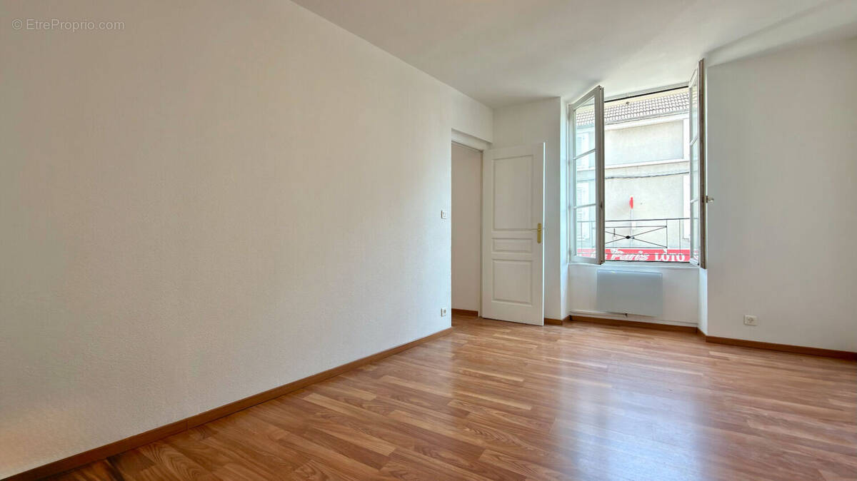 Appartement à CORBEIL-ESSONNES