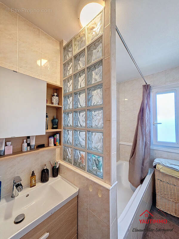 Appartement T2 de 51 m2 avec balcon, cave et parking à Ville-la-Grand - photo 9