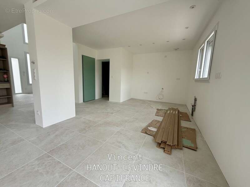 Maison à PELLOUAILLES-LES-VIGNES