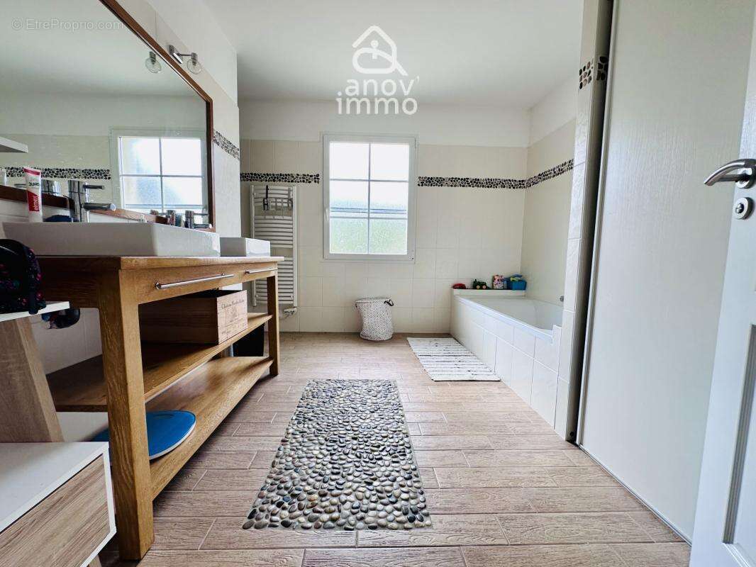 Maison de 2007- plain-pied 154 m2   4 chambres   Piscine   D - photo 18