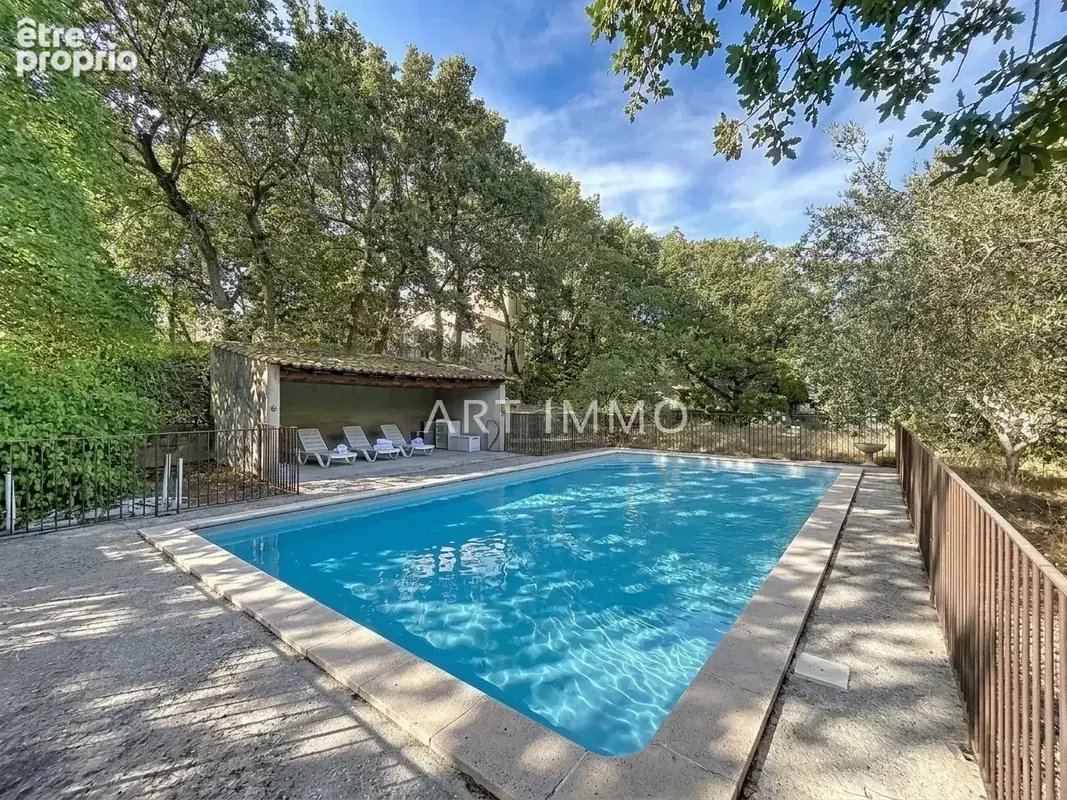 Photo Maison à Robion au prix de 535 000€