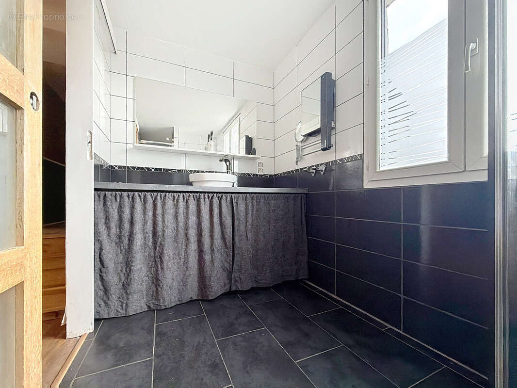 Maison à SAINT-BONNET-LA-RIVIERE