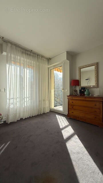 Appartement à ISSY-LES-MOULINEAUX