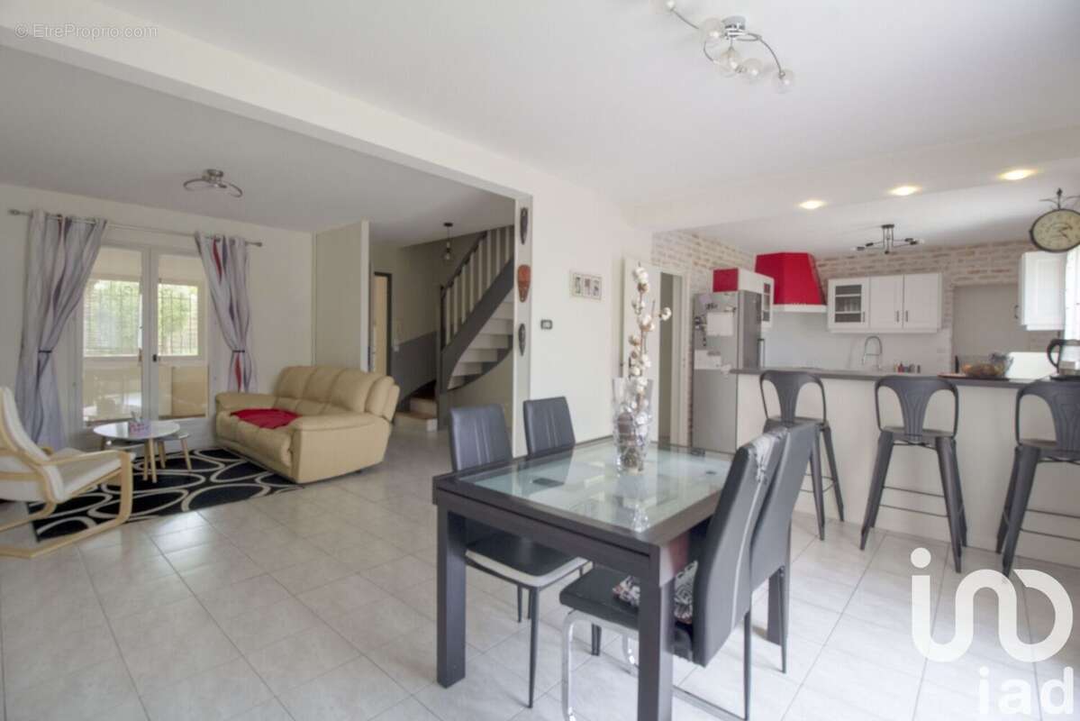 Photo 3 - Maison à MEZIERES-SUR-SEINE