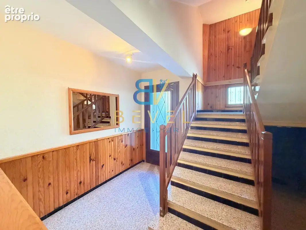 (73) VILLARGONDRAN - Jolie maison avec beaux extérieurs - 5 chambres - Garage & Atelier - Véranda - Rare à la - photo 24
