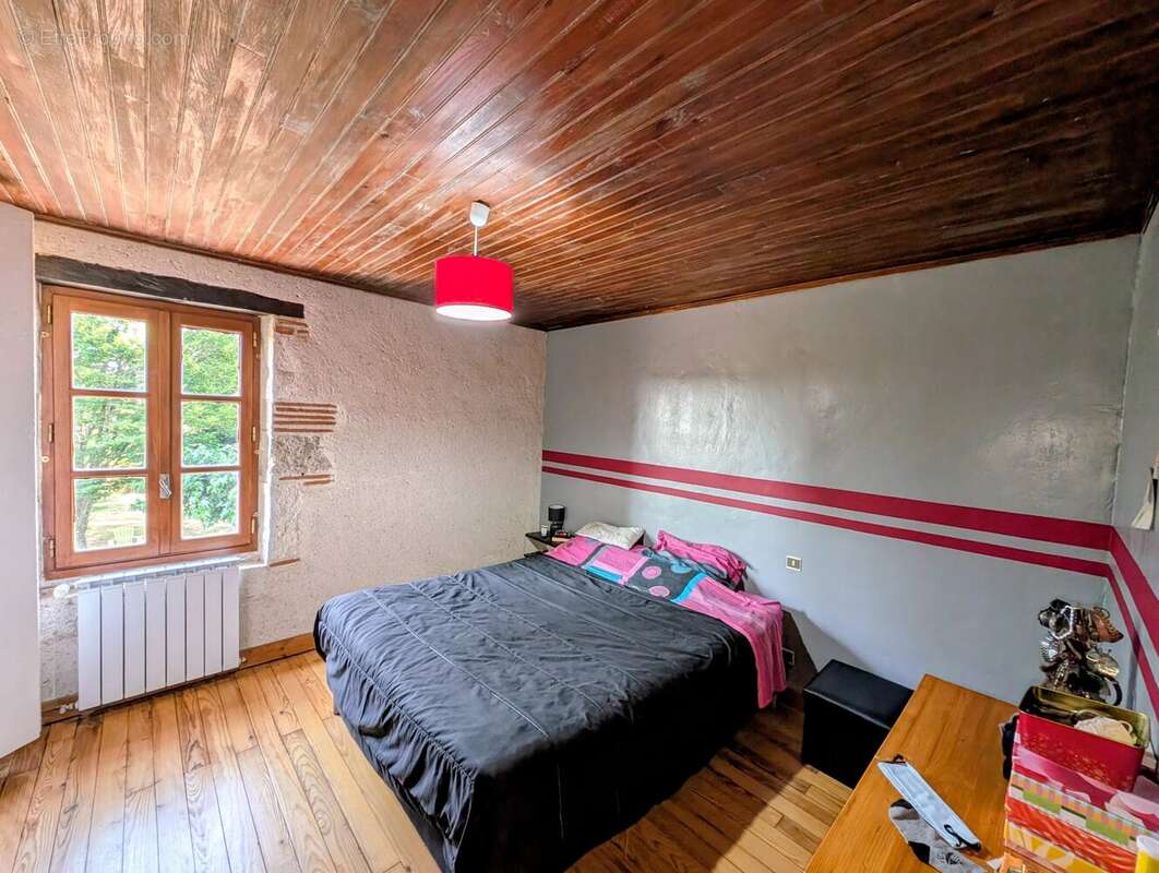 Grande maison à la campagne avec dépendance - photo 8