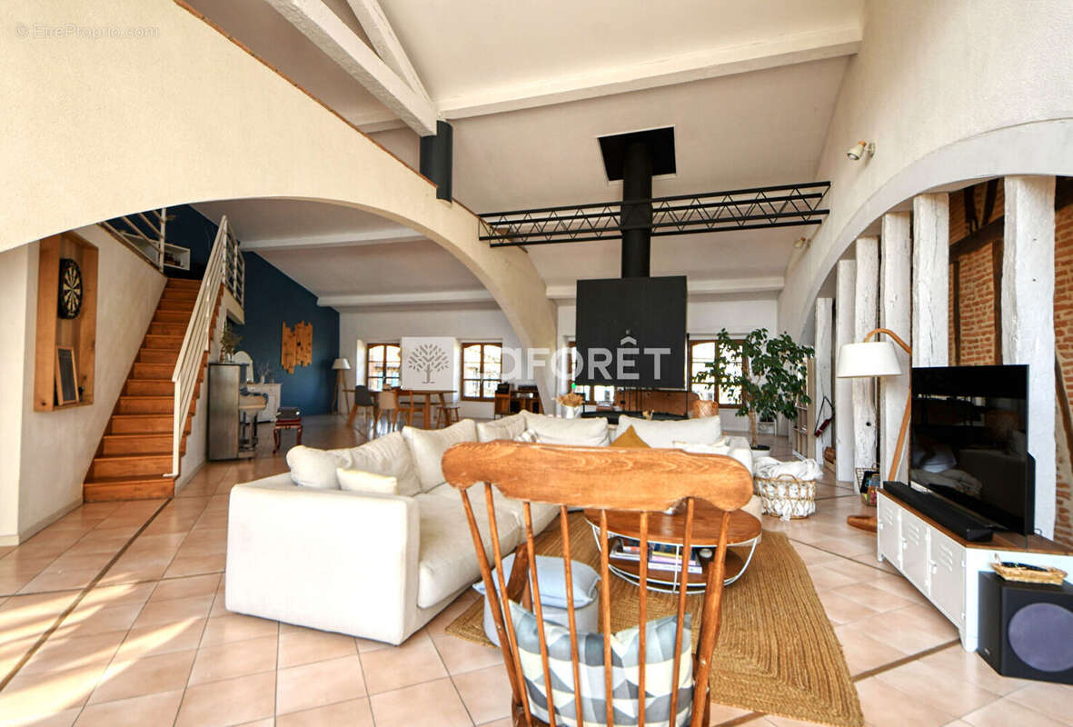 Propriété d'exception avec terrasse et vue sur les toits de Lisle-sur-Tarn - photo 3