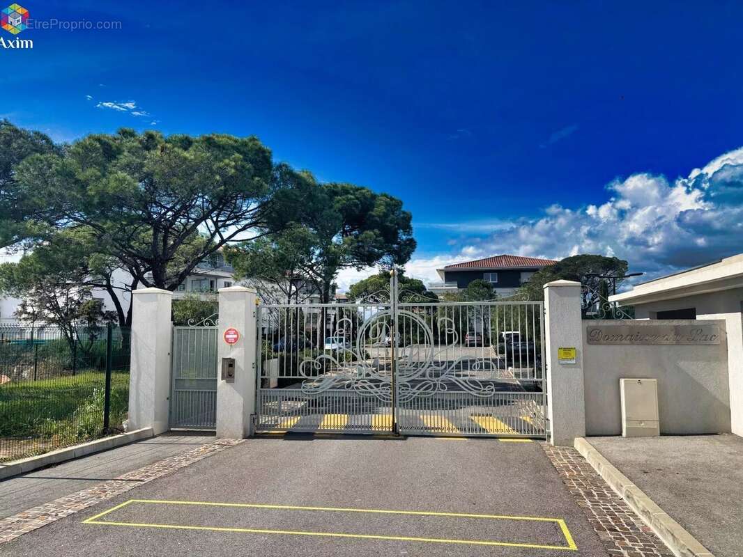 Appartement récent avec jardin, piscine et vue dégagée - photo 2