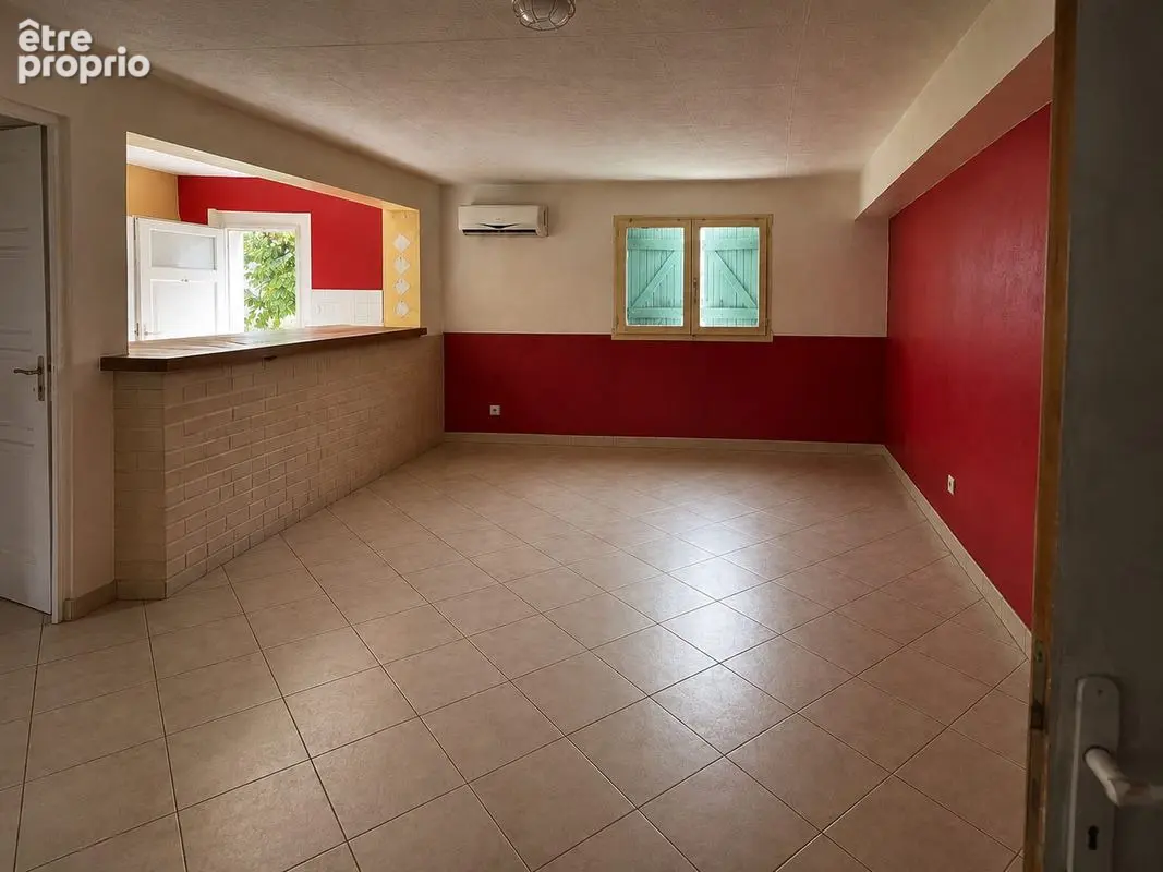 Appartement 85 m² habitables à rénover - Quartier d'Anthéor  - Cave de 60 m² de plain-pied - photo 3