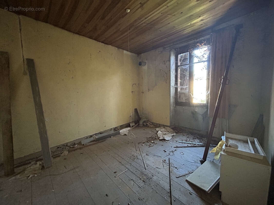 Maison à LAGRAULIERE