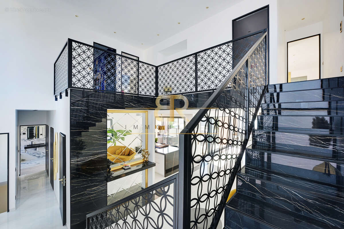 Maison à CHENNEVIERES-SUR-MARNE