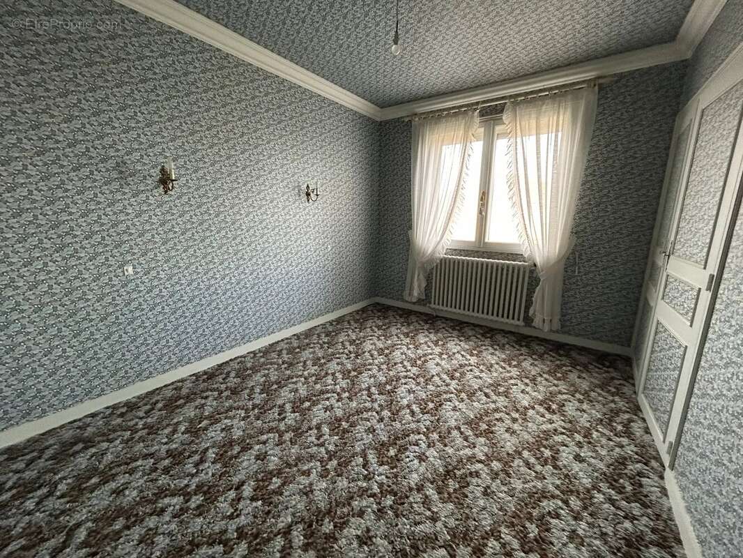 Maison à MONCOUTANT