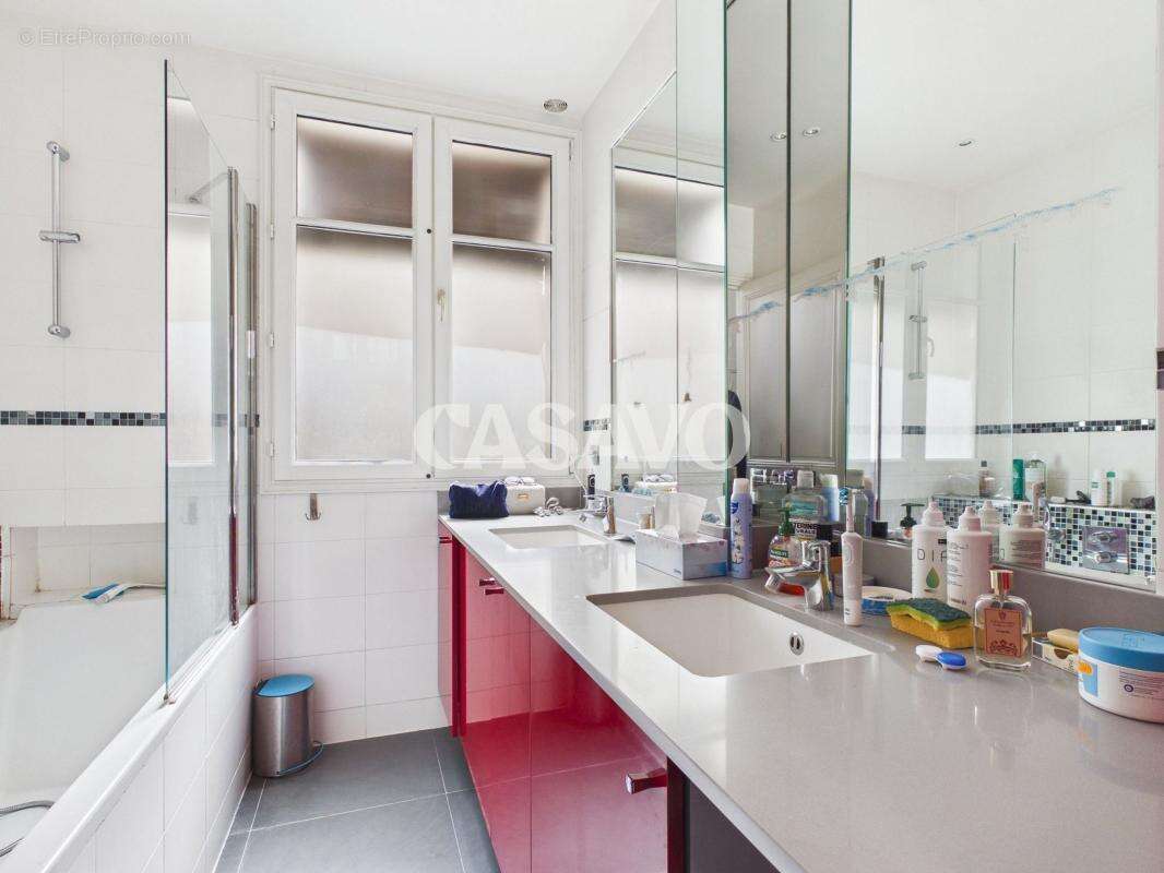 Appartement à PARIS-14E