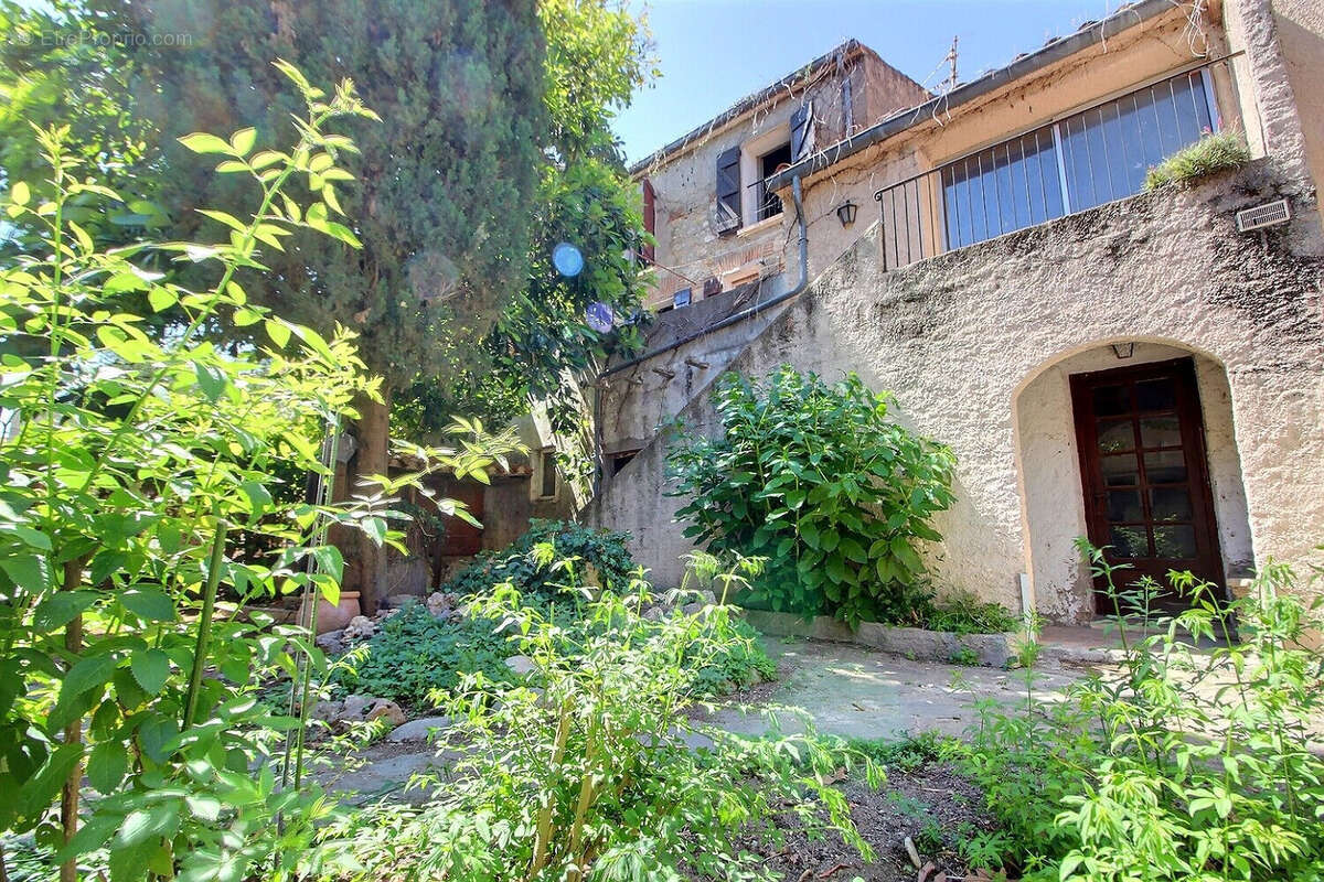 Maison à BAGES