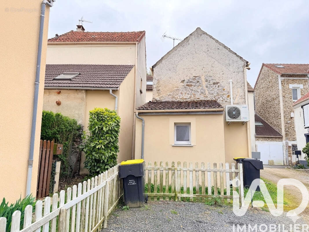 Photo 3 - Maison à SAINT-JEAN-LES-DEUX-JUMEAUX