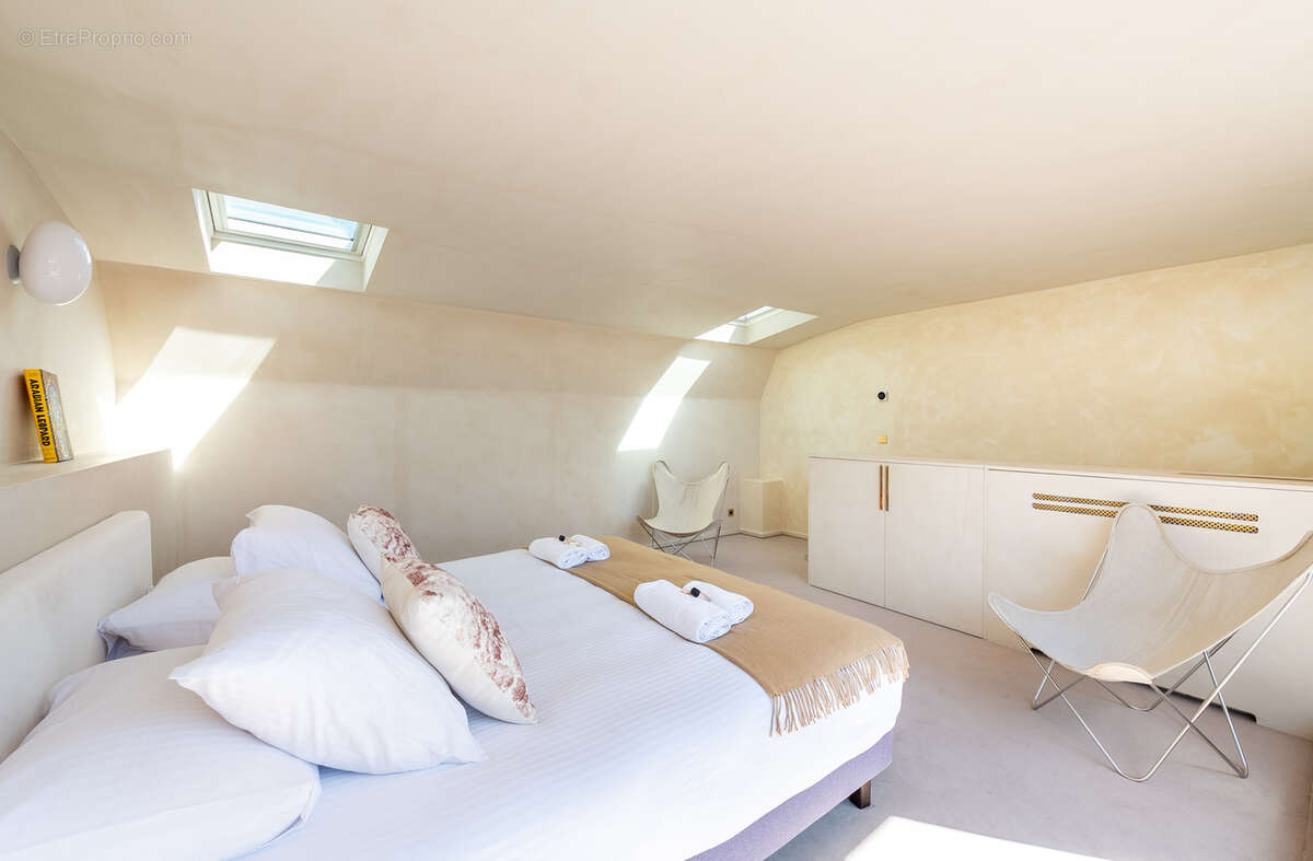 Appartement à PARIS-8E