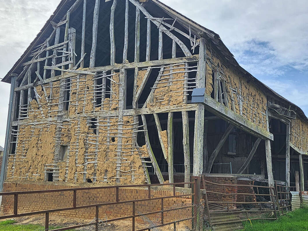 Maison à HETOMESNIL