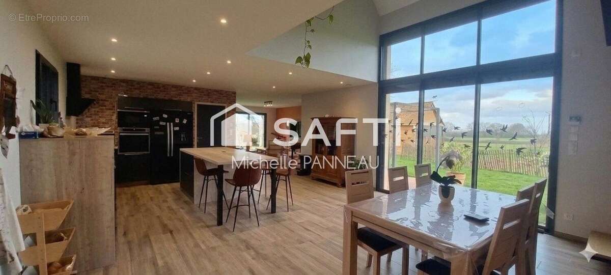 Maison 180 m² à Louplande  - photo 2