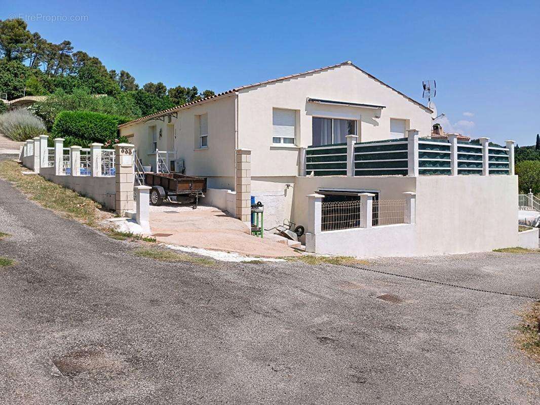 Maison plain-pied de 86.25m² sur terrain 350m² avec garages - Montfort Sur Argens - photo 3