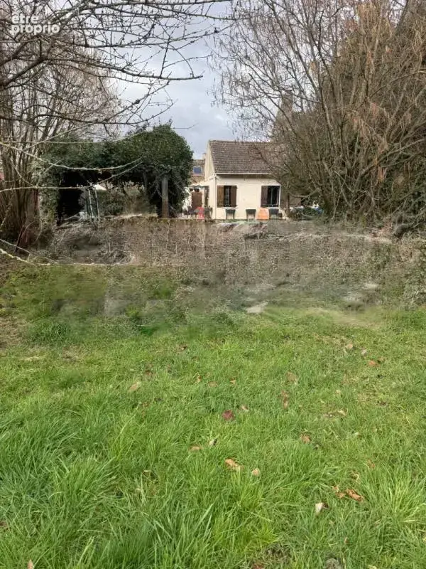 terrain à construire vendu viabilisé et tout clôturé de 740 m² - photo 5