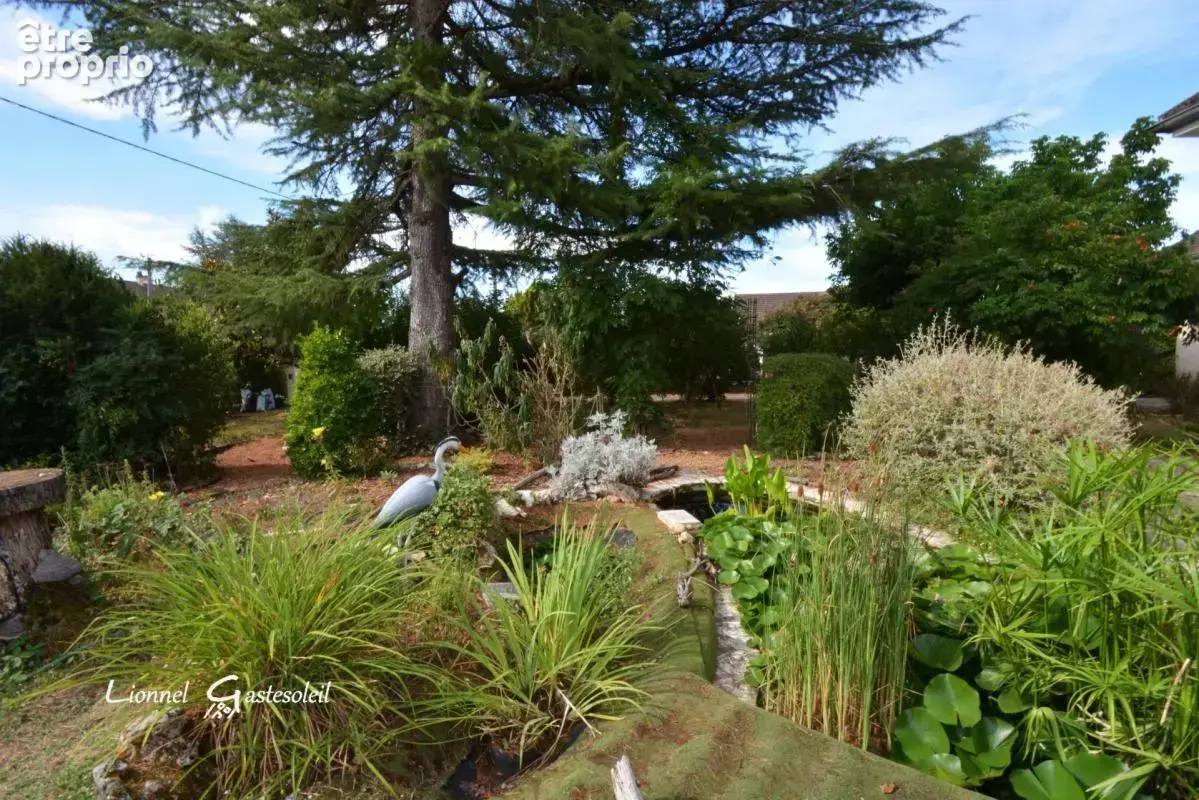 Périgourdine idéalement située 5 chambres sur un beau terrain Paysager à Pineuilh (33) - photo 30
